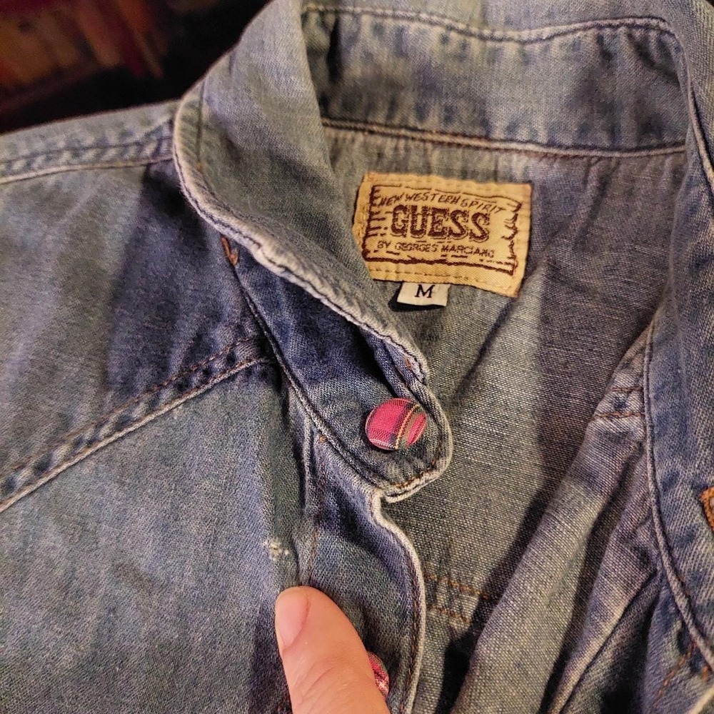 Vintage Guess western style 100 cotton denim button up with plaid fabric buttons - Picture 6 of 8